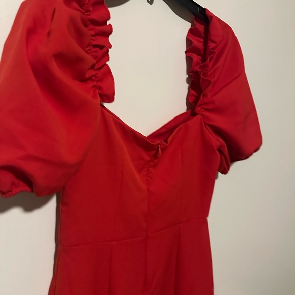 Trendyol Red Midi Dress with Puff Sleeves - Picture 12 of 16